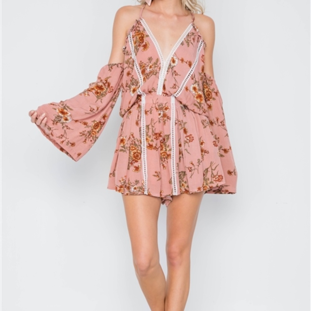 BOHO STYLE BELL SLEEVE ROMPER - Picture 3 of 5